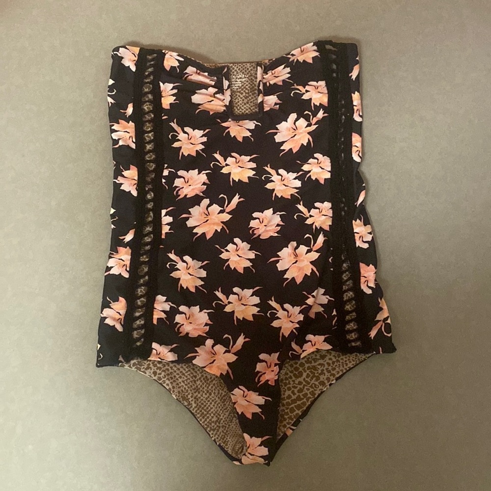 Acacia one piece
